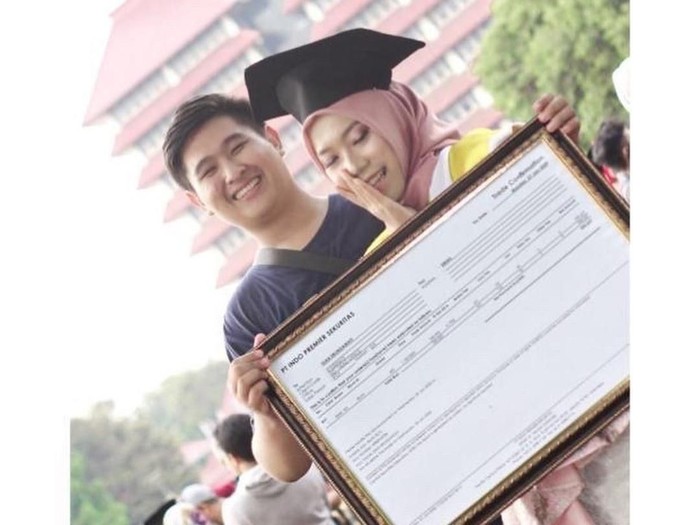 Viral Mahasiswi UI Dapat Kado Wisuda Saham dari Gebetan, Ini Penjelasannya