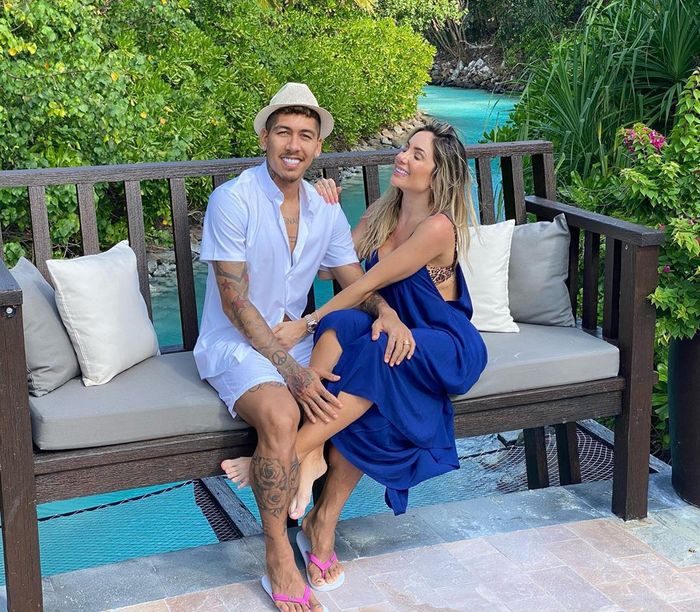 Firmino yang Romantis di Maldives