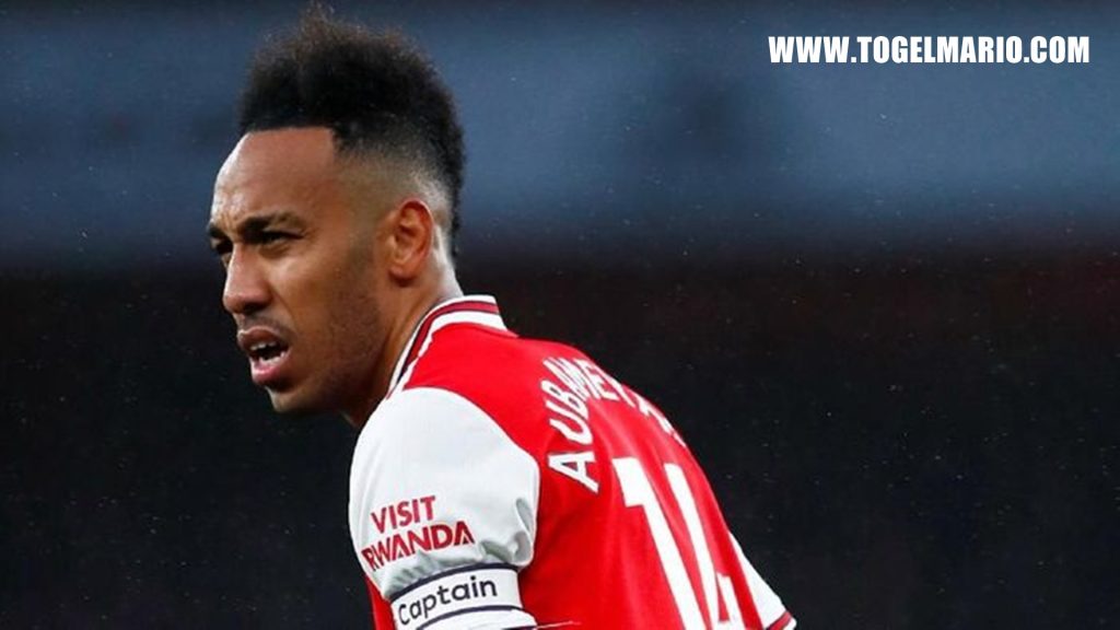 Chelsea Ikut Buru Aubameyang