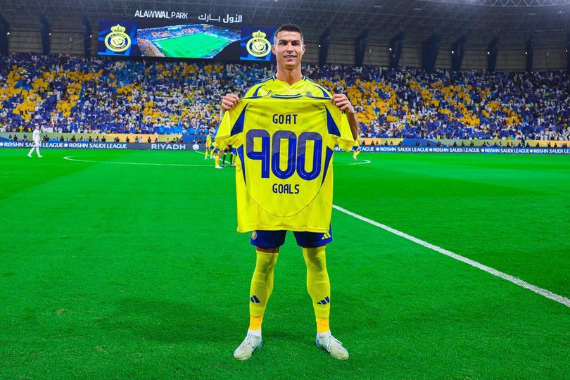 Jersey Spesial 900 Gol Cristiano Ronaldo dari Al Nassr: Nama Punggungnya GOAT!